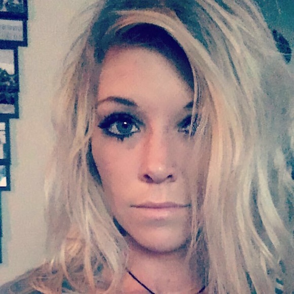 Meet your Posher, Kaycie - Picture 2 of 2